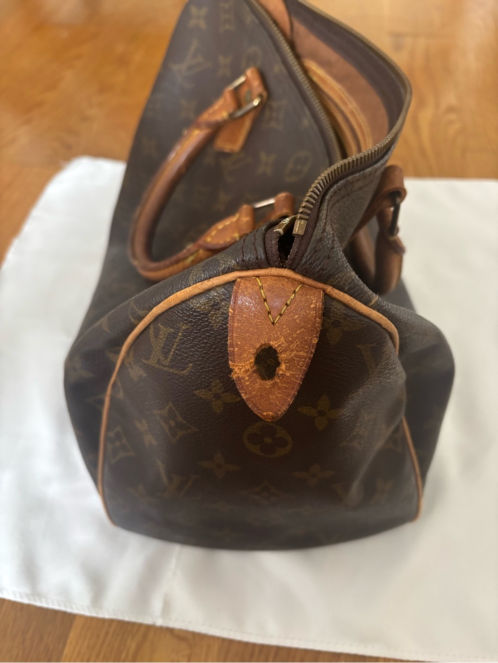 Louis Vuitton Vintage Speedy 30 Monogram Canvas Handbag - Picture 4 of 13